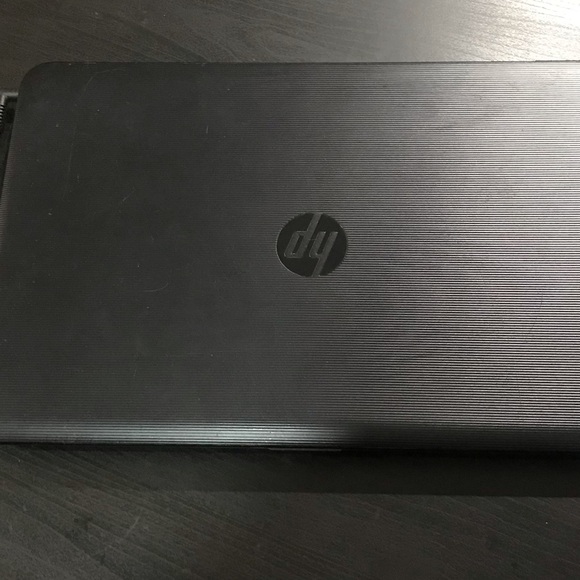 Black 15.6” HP Notebook touch i3-5005U 200GHz 8GB slow (for repair) - Picture 2 of 10